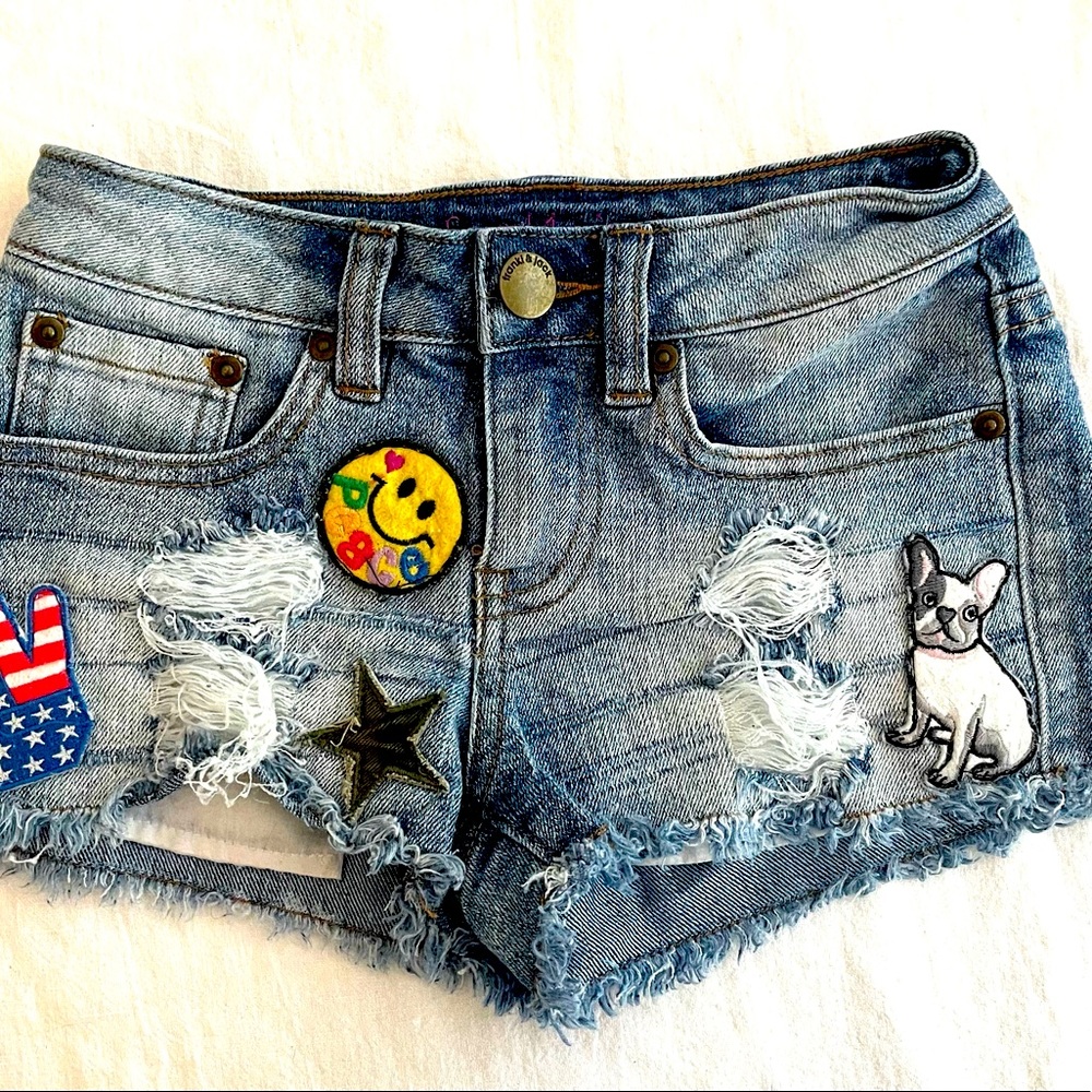Tilly’s Girls XS Funky Denim Patch shorts